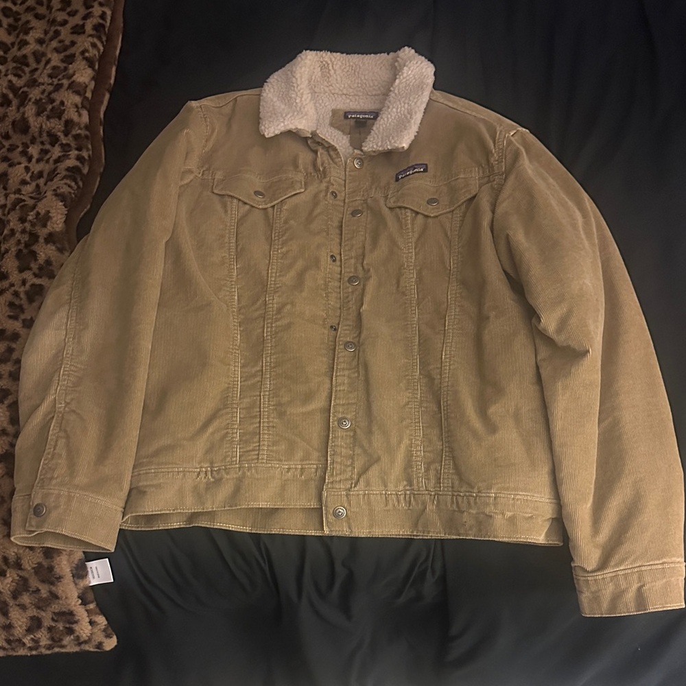 Patagonia Men’s fleece Pile-lined trucker jacket in seabird Grey. Worn twice